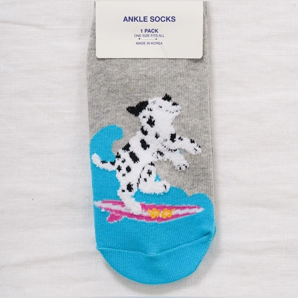 ZENANA  2 PAIRS GRAY AND BLUE SURFING DALMATIAN ANKLE SOCKS SIZE OS NWT